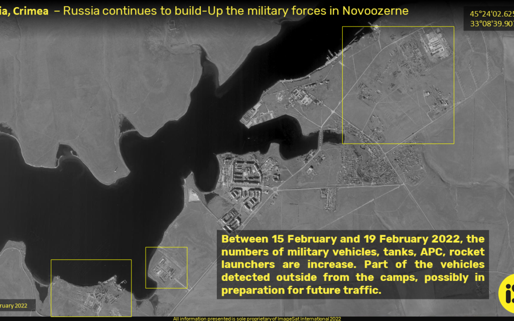 イスラエルの衛星画像は、クリミア半島での急速なロシア軍の増強を示しています