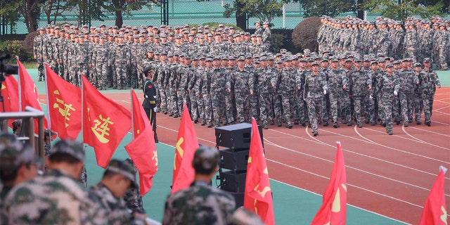 新入生は、2021年10月22日に中国江蘇省南京で開催された東南大学での軍事訓練に参加します。
