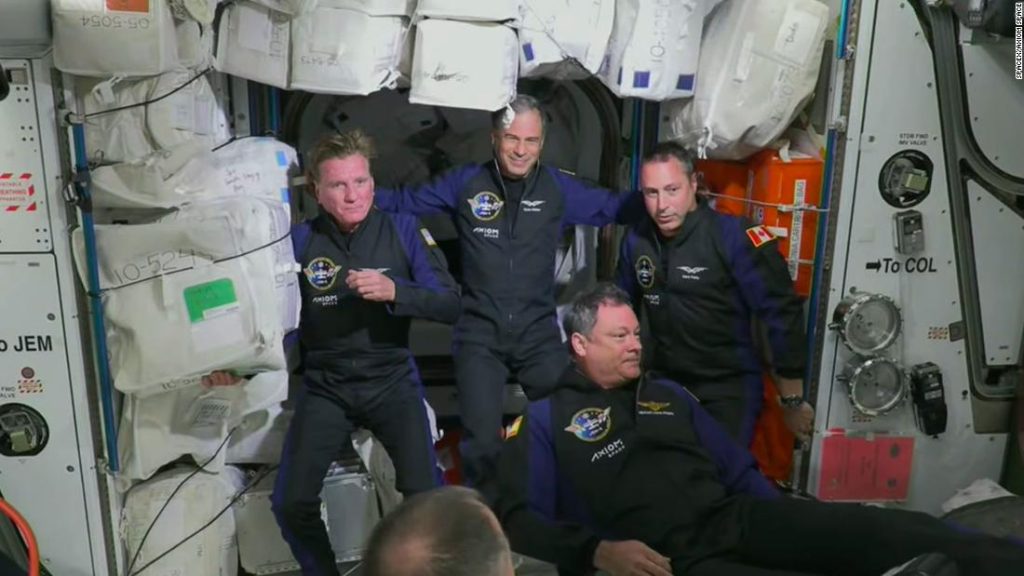 SpaceX宇宙飛行士の特別任務全体は、1週間遅れて帰宅する途中です。