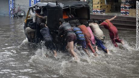 インドのモンスーン降雨量の変化は、10億人以上の人々に壊滅的な結果をもたらす可能性があります