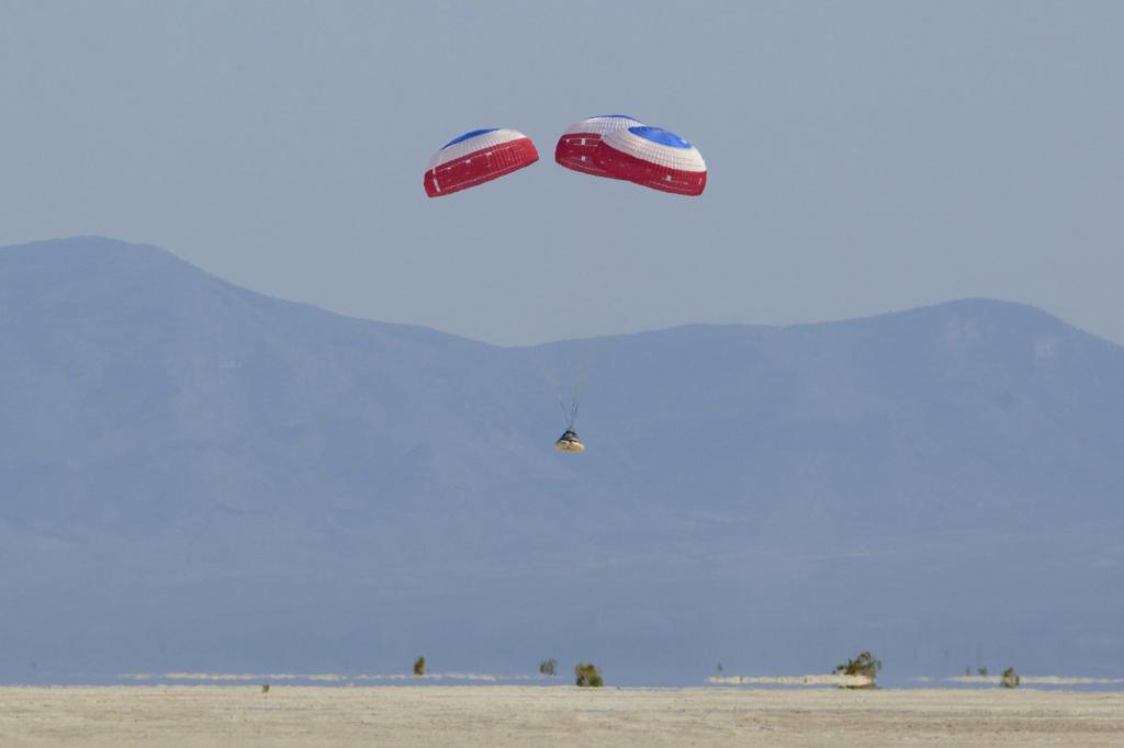 ボーイングのカプセルが恐喝スペースの後に地球に着陸