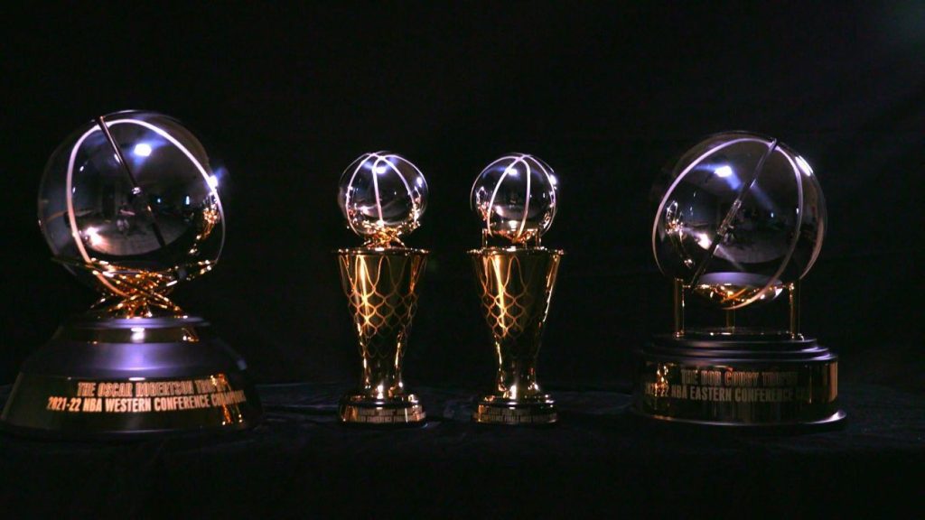 NBAが新しいタイトルを発表、ラリーバード、マジックジョンソン、ボブコージー、オスカーロバートソンを受賞