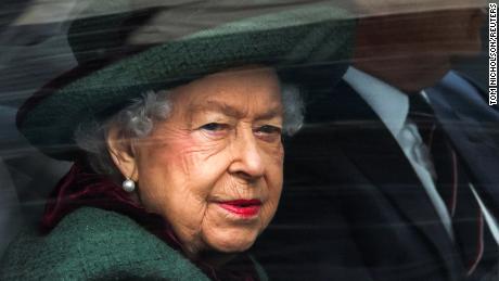 バッキンガム宮殿は、エリザベス女王が今年英国議会を開くことはないと述べています