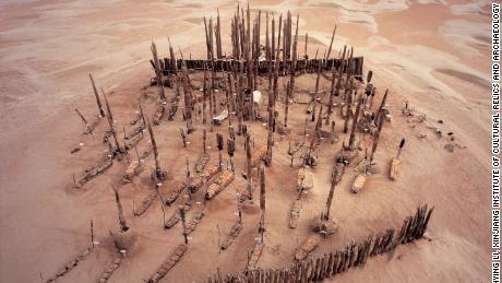 DNAは中国の砂漠に埋葬された謎のミイラの予期せぬ起源を明らかにする 