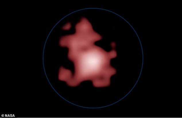 2015年にハッブル望遠鏡によって発見された以前の記録保持者は、宇宙の誕生から4億年前にさかのぼるGN-z11（写真）です。