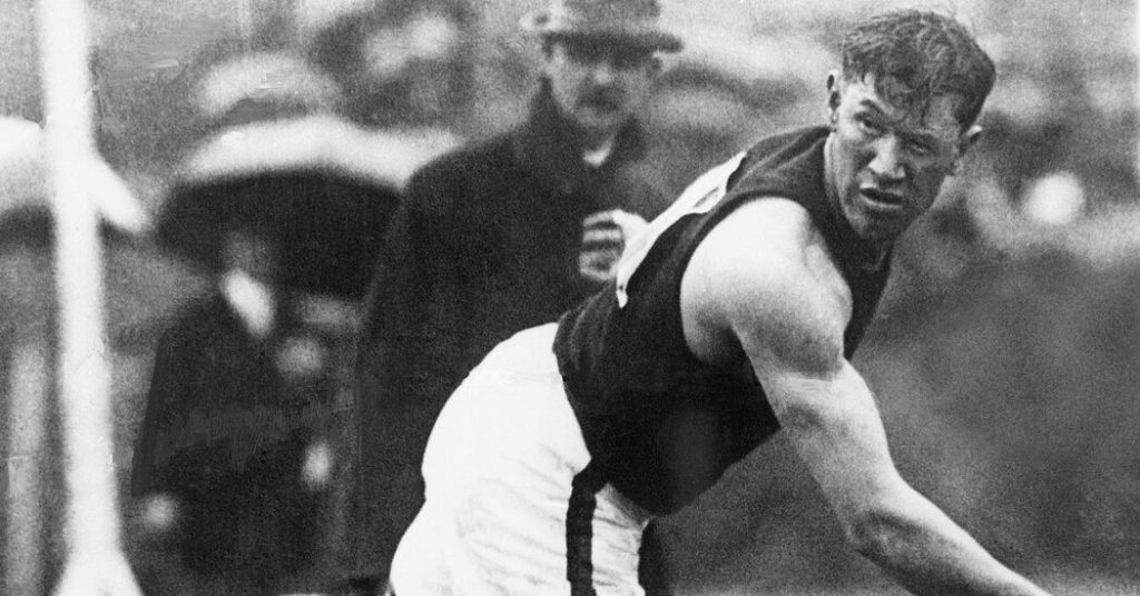 ジムソープが1912年のオリンピック金メダルを獲得した唯一の選手として復活