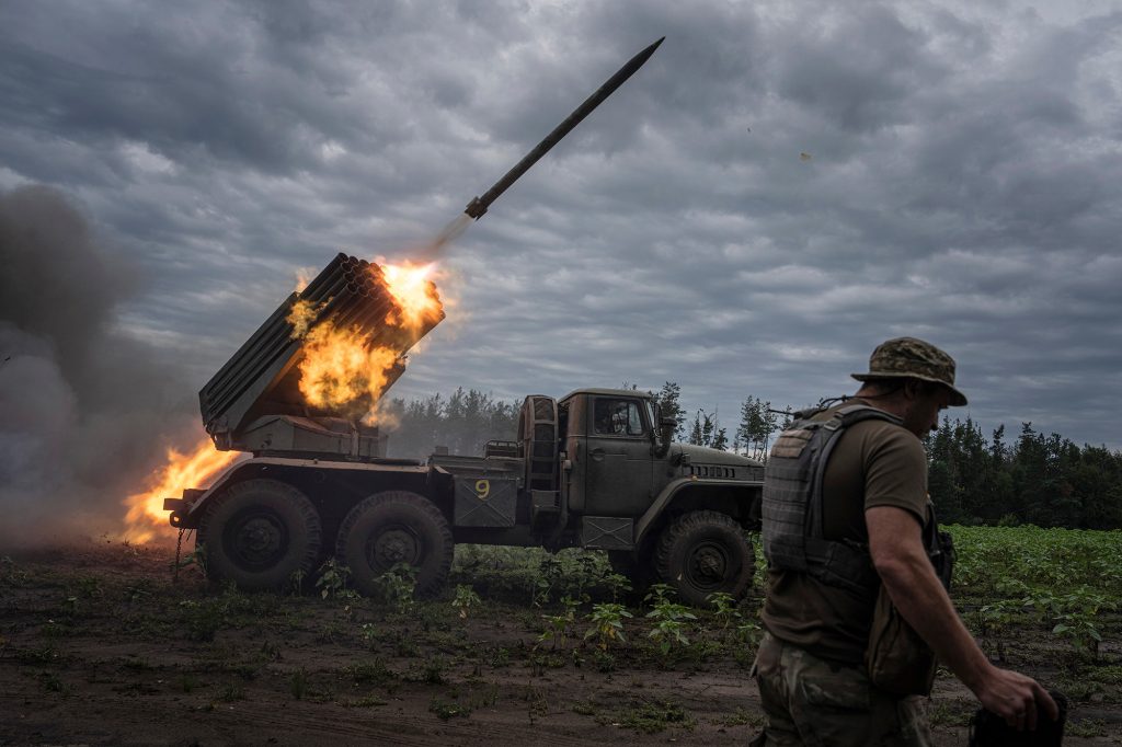 ウクライナ語 "イナゴ" 8月2日、ハリコフ地域の最前線にあるロシアの陣地で発砲 - ガーバンが殺された日。