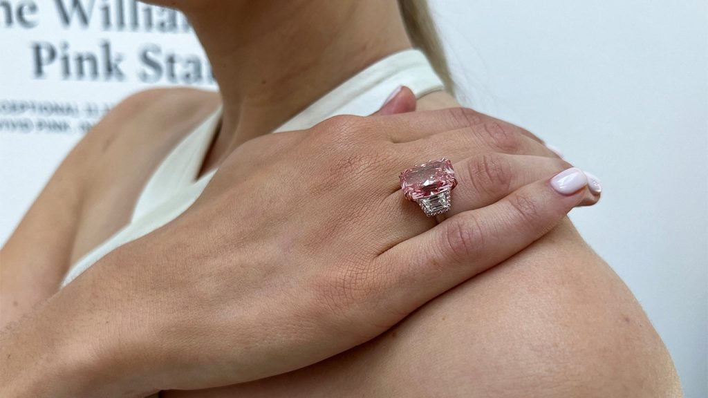 ピンク ダイヤモンドはオークションで 2,100 万ドルを超えると予想される: 「非常にまれ」