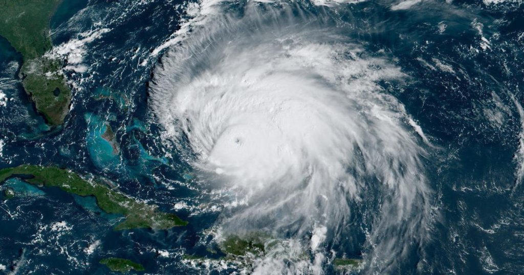 ハリケーン フィオナは、プエルトリコやその他のカリブ海の島々を襲った後、バミューダに向かい、カテゴリ 4 の嵐に激化しました
