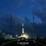 SpaceX はさらに 52 個の Starlink 衛星を打ち上げ、陸上ロケットを海に打ち上げます。
