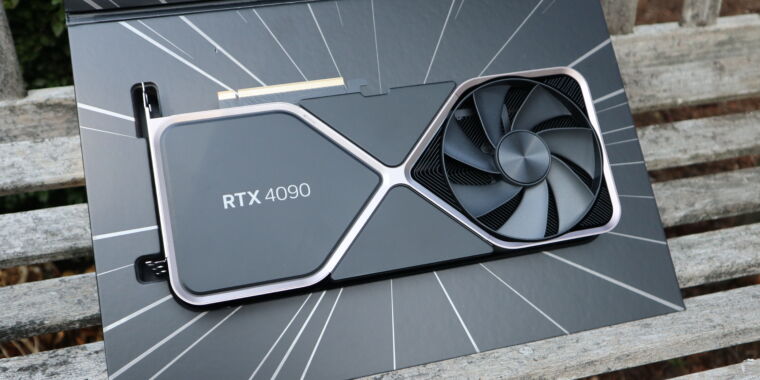 現在、Nvidia RTX 4090 をテストしています。どれだけ重いかお見せしましょう。