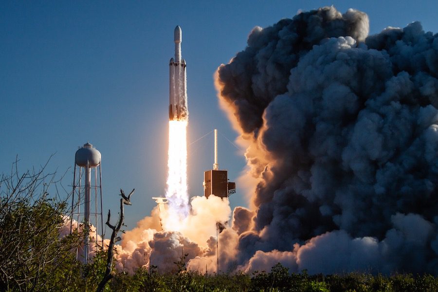 3年待った後、SpaceXのFalcon Heavyは今月後半に再び打ち上げられる可能性があります – Spaceflight Now