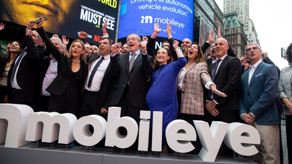 Mobileye は、Intel からの撤退後、IPO で 30% 以上を達成しました