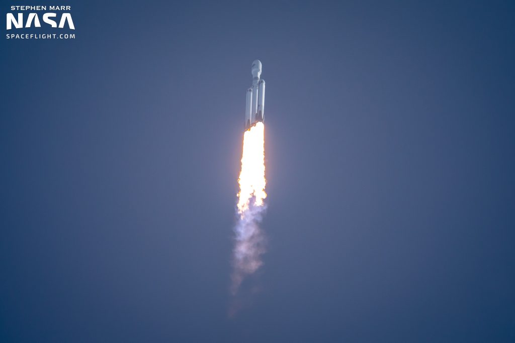SpaceXのFalcon Heavyが3年ぶりの飛行でUSSF-44の指揮を執る