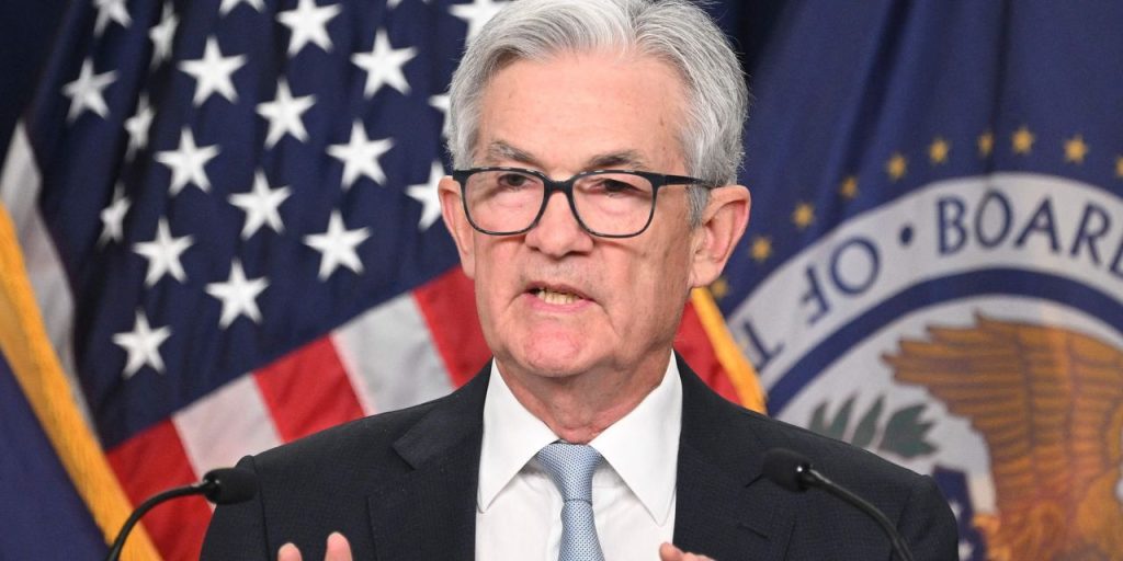 連邦準備制度理事会は、最新の金融安定性レポートで、24兆ドルの国債市場の「低い」市場流動性を警告しています